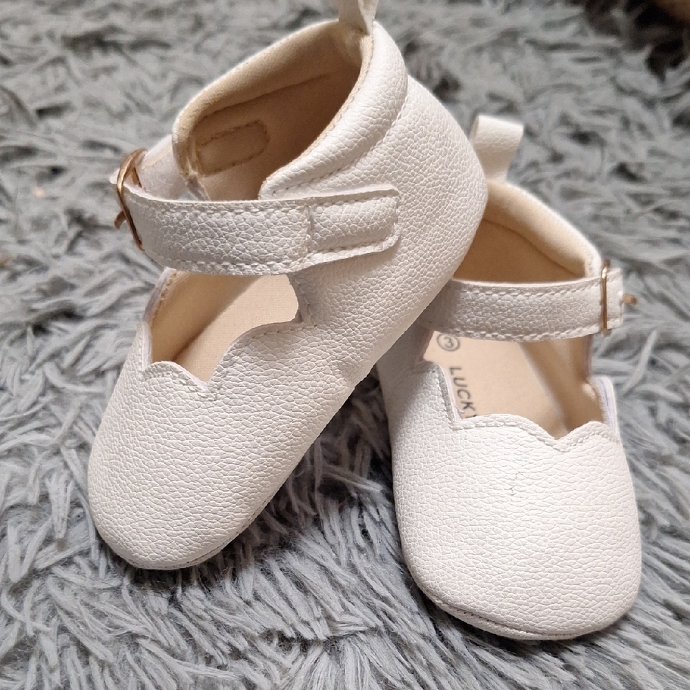 Lucky Brand Cream Baby Walker Shoes